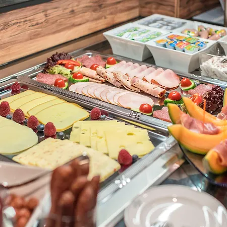 Akzent Koehler Отель Гисен