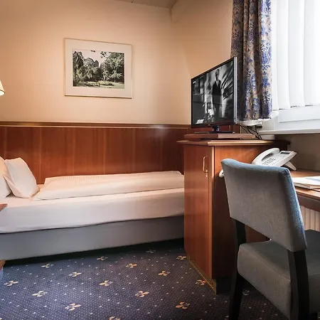 Отель Akzent Koehler Гисен